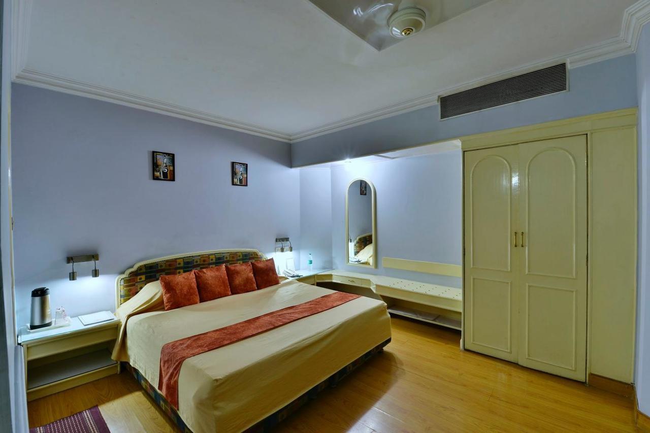 Hotel Surendra Vilas Bhopal Exterior photo